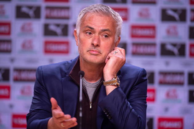 FC Porto v SL Benfica - Taca de Portugal Jose Mourinho, head coach of SL Benfica, is seen during the press conference, PK, Pressekonferenz after the Portuguese Cup quarter-final match between FC Porto and SL Benfica at Estadio do Dragao in Porto, Portugal, on January 14, 2026. Porto Porto Portugal  Copyright: xMiguelxLemosx originalFilename:lemos-fcportox260114_npIIG