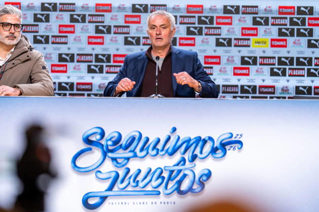 FC Porto v SL Benfica - Taca de Portugal Jose Mourinho, head coach of SL Benfica, is seen during the press conference, PK, Pressekonferenz after the Portuguese Cup quarter-final match between FC Porto and SL Benfica at Estadio do Dragao in Porto, Portugal, on January 14, 2026. Porto Porto Portugal  Copyright: xMiguelxLemosx originalFilename:lemos-fcportox260114_npQWx