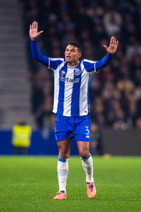 FC Porto v SL Benfica - Taca de Portugal Thiago Silva from FC Porto is seen in action during the Portuguese Cup match between FC Porto and SL Benfica, quarter-finals, at Estadio do Dragao in Porto, Portugal, on January 14, 2026. Porto Porto Portugal  Copyright: xMiguelxLemosx originalFilename:lemos-fcportox260114_nppX3
