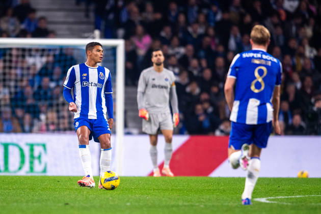 FC Porto v SL Benfica - Taca de Portugal Thiago Silva from FC Porto is seen in action during the Portuguese Cup match between FC Porto and SL Benfica, quarter-finals, at Estadio do Dragao in Porto, Portugal, on January 14, 2026. Porto Porto Portugal  Copyright: xMiguelxLemosx originalFilename:lemos-fcportox260114_np9Uv
