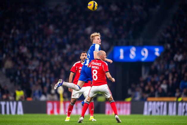 FC Porto v SL Benfica - Taca de Portugal Victor Froholdt from FC Porto is in action during the Portuguese Cup match between FC Porto and SL Benfica, quarter-finals, at Estadio do Dragao in Porto, Portugal, on January 14, 2026. Porto Porto Portugal  Copyright: xMiguelxLemosx originalFilename:lemos-fcportox260114_npH7w