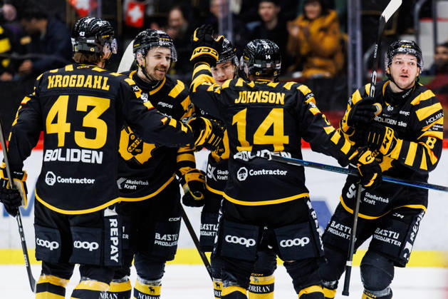260115 Skellefteas Oliver Okuliar celebrates after 1-0 during the SHL ice hockey match between Skelleftea and Malmö Redhawks on January 15, 2026 in Skelleftea Copyright: PÄRxBÄCKSTRÖM BB260115BB945
