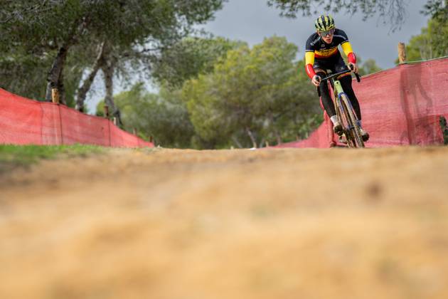 Belgian Thibau Nys pictured in action during a training session before the cyclocross cycling event in Benidorm, Spain, Saturday 17 January 2026, stage 10 12 in the UCI World Cup competition. DAVIDxPINTENS  x156621453x