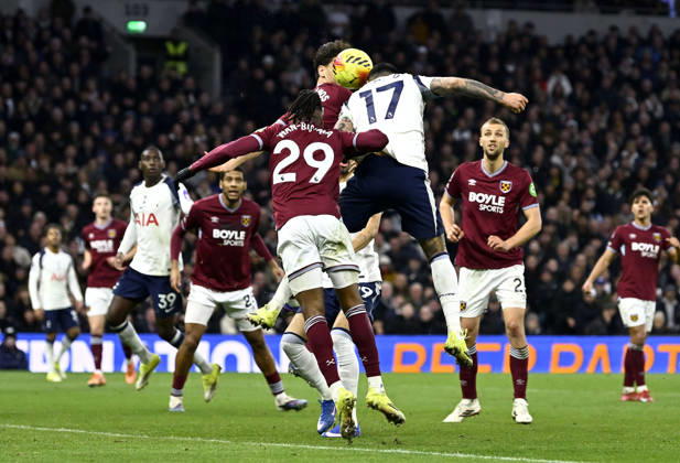 Tottenham Hotspur V West Ham. Premier League. GOAL. Cristian Romero (Spurs) scores the first Spurs goal during the Tottenham Hotspur V West Ham Premier League match at the Tottenham Hotspur Stadium, London. Tottenham Tottenham Hotspur Stadium UK Copyright: xMartinxDaltonx Spurs_vs_WestHam_170126_MD_016