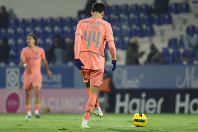 Felipe Silva ( FC Porto ) in action during the match between CD Feirense and FC Porto B, valid for Liga Portugal 2 Meu Super 2025 2026 at Estadio Marcolino de Castro on 19 January 2026. Santa Maria da Feira Estadio Marcolino de Castro Santa Maria da Feira Portugal Copyright: xIMAGOx xPRIMExSPORTSxIMAGESx xFILIPExOLIVEIRAx