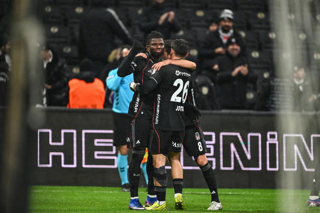 Besiktas v Zecorner Kayserispor - Turkish Super Lig ISTANBUL, TURKIYE - JANUARY 19: El Bilal Toure (L) of Besiktas celebrates after score a goal during the Turkish Super Lig Week 18 match between Besiktas and Zecorner Kayserispor at Tupras Stadium in Istanbul, Turkiye, on January 19, 2026. Cem Tekkesinoglu Anadolu Istanbul Turkey. Editorial use only. Please get in touch for any other usage. Copyright: x2026xAnadoluxCemxTekkesinoglux