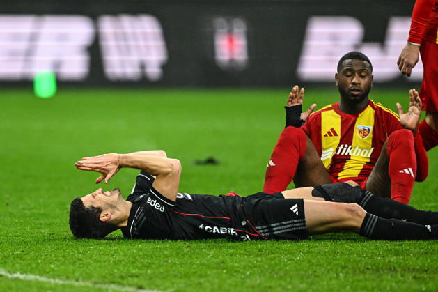 Besiktas v Zecorner Kayserispor - Turkish Super Lig ISTANBUL, TURKIYE - JANUARY 19: Salih Ucan (L) of Besiktas reacts during the Turkish Super Lig Week 18 match between Besiktas and Zecorner Kayserispor at Tupras Stadium in Istanbul, Turkiye, on January 19, 2026. Cem Tekkesinoglu Anadolu Istanbul Turkey. Editorial use only. Please get in touch for any other usage. Copyright: x2026xAnadoluxCemxTekkesinoglux