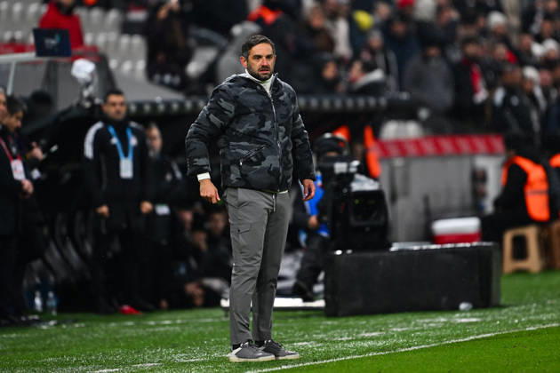 Besiktas v Zecorner Kayserispor - Turkish Super Lig ISTANBUL, TURKIYE – JANUARY 19: Head coach Radomir Dalovic of Zecorner Kayserispor follows the Turkish Super Lig Week 18 match between Besiktas and Zecorner Kayserispor at Tupras Stadium in Istanbul, Turkiye, on January 19, 2026. Cem Tekkesinoglu Anadolu Istanbul Turkey. Editorial use only. Please get in touch for any other usage. Copyright: x2026xAnadoluxCemxTekkesinoglux