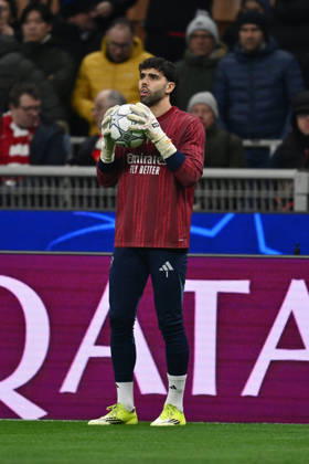FC Internazionale Milano v Arsenal FC - UEFA Champions League 2025 26 League Phase MD7 David Raya of Arsenal F.C. warms up before the UEFA Champions League phase day 7 football match between F.C. Inter and Arsenal F.C. at the San Siro Stadium in Milan, Italy, on January 20, 2026. Milan Italy Copyright: xDomenicoxCippitellix originalFilename:cippitelli-fcinterv260120_npvm2