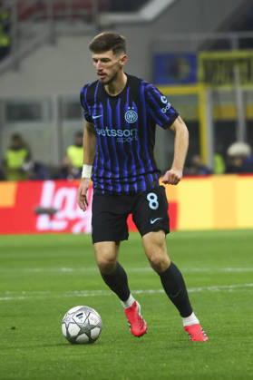 FC Internazionale Milano v Arsenal FC - UEFA Champions League 2025 26 League Phase MD7 Petar Sucic is in action during the UEFA Champions League 2025 26 match between FC Internazionale and FC Arsenal in Milano, Italy, on January 20, 2026, at Giuseppe Meazza stadium Milano Milano Italy Copyright: xMairoxCinquettix originalFilename:cinquetti-fcintern260120_npfa7