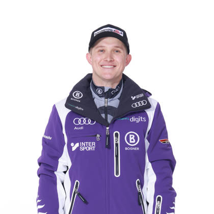 Jacob Schramm, DSV Deutscher Skiverband Porträttermin 2025 2026, Ski Alpin, Headshot, Headshots, Portrait, Shooting, Studio, Studioshooting, Vorstellung, Präsentation, Pressetermin, GER ATTENTION Royalty-free use with attribution This media material may be used freely for editorial purposes in broadcast, print, online, and radio Use for other purposes is prohibited ATTENTION Royalty-free use with attribution This media asset is free for editorial broadcast, print, online and radio use It is restricted for use for other purposes Copyright: xDSVxSKIDeutschlandx
