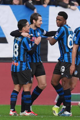 Atalanta™s Marten de Roon celebrates after scoring 2-0 during the Serie A soccer match between Atalanta and Parma at the New Balance Stadium in Bergamo , north Italy - Sunday , January 25 , 2026. - Soccer . Copyright: xSpada LaPressex