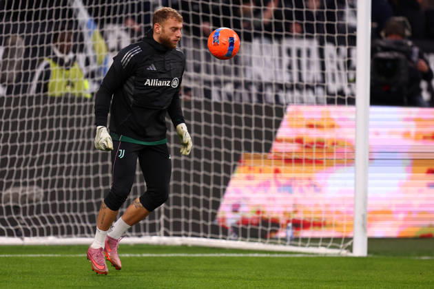 Michele Di Gregorio (Juventus Fc) warm up, Serie A, Juventus FC v SSC Napoli , Allianz Stadium, January 25, 2026, Turin, Italy.