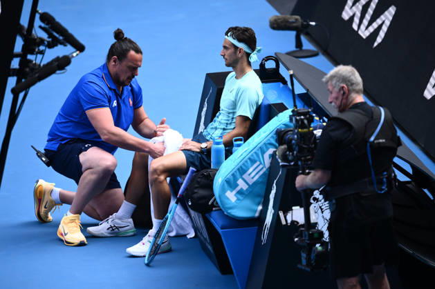 Tennis, Australian Open, Viertelfinale, Musetti muss gegen Djokovic verletzt aufgeben