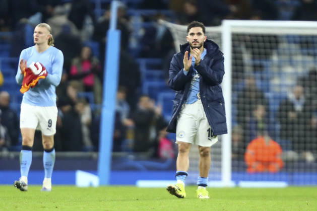Manchester City v Galatasaray S.K., UEFA Champions League Rayan Cherki of Manchester City applauds the fans during the Manchester City v Galatasaray S.K. UEFA Champions League MD8 match at the Etihad Stadium, Manchester, England on 28 January 2026 Credit: Luke Williams Every Second Media Editorial use only. All images are copyright Every Second Media Limited. No images may be reproduced without prior permission. Copyright: xIMAGO EveryxSecondxMediax ESM-1778-0038 LukexWilliamsx xEveryxSecondxMediax