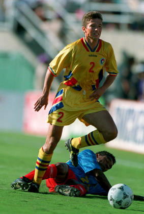 Colombia V Romania, FIFA World Cup, WM, Weltmeisterschaft, Fussball Finals Group A Dan Petrescu of Sheffield Wednesday on the ball during the FIFA World Cup Finals Group A match between Colombia and Romania at Rose Bowl In Pasadena on June 18, 1994 in California, United States. California Rose Bowl In Pasadena United States United States Copyright: xAllstarxPicturexLibraryxLtdx