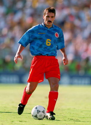 Colombia V Romania, FIFA World Cup, WM, Weltmeisterschaft, Fussball Finals Group A Gabriel Gomez of Colombia on the ball during the FIFA World Cup Finals Group A match between Colombia and Romania at Rose Bowl In Pasadena on June 18, 1994 in California, United States. California Rose Bowl In Pasadena United States United States Copyright: xAllstarxPicturexLibraryxLtdx