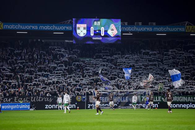 ZWOLLE, 31-01-2026 , MAC3PARK Stadion , season 2025 2026 , Dutch Eredivisie Football , match between PEC Zwolle and Telstar , picture shows atmosphere in the stadium fans showing shawls for the 115 year anniversary of PEC Zwolle PEC - Telstar  x201217724x Copyright: