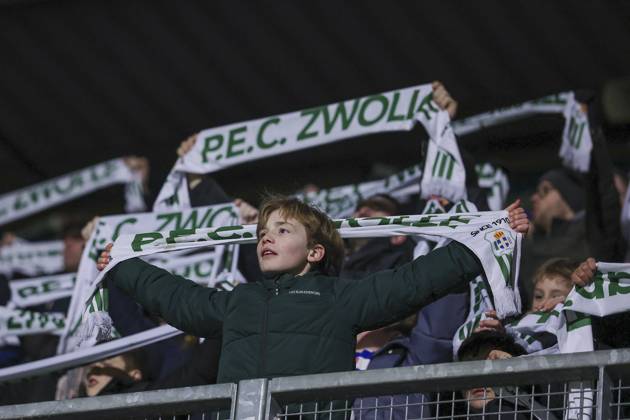 ZWOLLE, 31-01-2026 , MAC3PARK Stadion , season 2025 2026 , Dutch Eredivisie Football , match between PEC Zwolle and Telstar , picture shows atmosphere in the stadium fans showing shawls for the 115 year anniversary of PEC Zwolle PEC - Telstar  x201217780x Copyright: