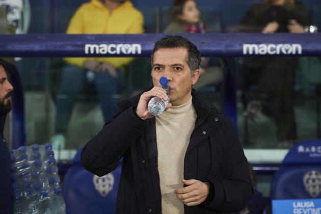 head coach Luis Castro Levante UD during the LaLiga EA Sports match between Levante UD and Atlà tico Madrid at Ciudad de Valencia on January 31, 2026 in Valencia, Spain Photo by Maria Jose Segovia DeFodi Images
