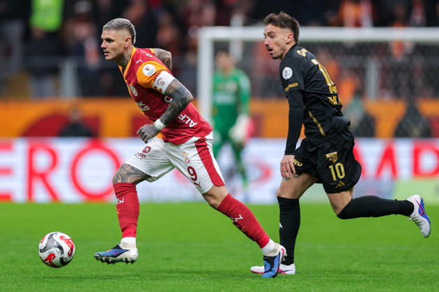 2026-02-01 Galatasaray SK v Kayserispor - Trendyol Super Lig ISTANBUL, TURKEY - FEBRUARY 1: Mauro Icardi of Galatasaray SK battles for the ball with Joao Mendes of Kayserispor during the Trendyol Super Lig match between Galatasaray SK and Kayserispor at Rams Park Stadium on February 1, 2026 in Istanbul, Turkey. (Photo by BSR Agency) Istanbul Turkey Content not available for redistribution in The Netherlands directly or indirectly through any third parties. Copyright: xBSRxAgencyx