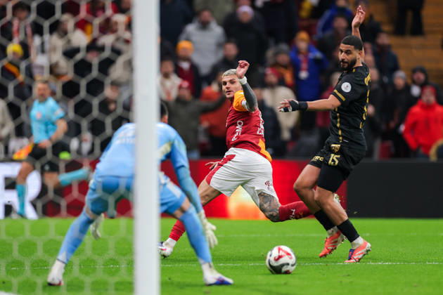 2026-02-01 Galatasaray SK v Kayserispor - Trendyol Super Lig ISTANBUL, TURKEY - FEBRUARY 1: Mauro Icardi of Galatasaray SK, Youssef Ait Bennasser of Kayserispor during the Trendyol Super Lig match between Galatasaray SK and Kayserispor at Rams Park Stadium on February 1, 2026 in Istanbul, Turkey. (Photo by BSR Agency) Istanbul Turkey Content not available for redistribution in The Netherlands directly or indirectly through any third parties. Copyright: xBSRxAgencyx