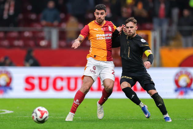 2026-02-01 Galatasaray SK v Kayserispor - Trendyol Super Lig ISTANBUL, TURKEY - FEBRUARY 1: Kaan Ayhan of Galatasaray SK battles for the ball with Miguel Cardoso of Kayserispor during the Trendyol Super Lig match between Galatasaray SK and Kayserispor at Rams Park Stadium on February 1, 2026 in Istanbul, Turkey. (Photo by BSR Agency) Istanbul Turkey Content not available for redistribution in The Netherlands directly or indirectly through any third parties. Copyright: xBSRxAgencyx
