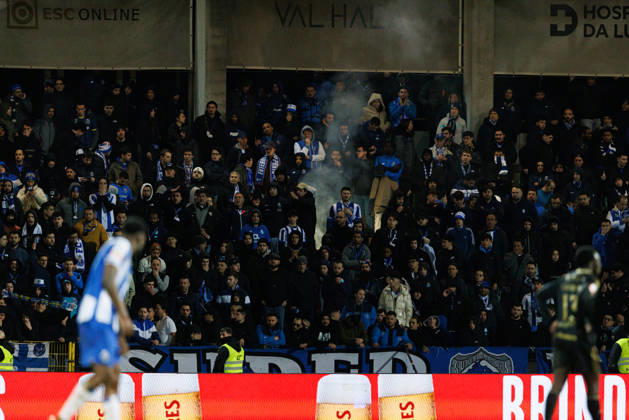 Fans of FC Porto seen during Liga Portugal game between Casa Pia AC and FC Porto (Maciej Rogowski Ball Raw Images) Rio Maior Estadio Municipal Rio Maior Portugal Copyright: xMaciejxRogowskix maciejrogowski_casapia_fcporto_2526-217