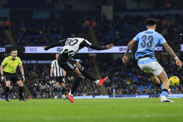 Manchester City v Newcastle United, EFL Cup, Semi Final Second Leg Anthony Elanga (20) of Newcastle United scores to make it 3-1 during the EFL Cup semi-final 2nd leg match between Manchester City and Newcastle United at the Etihad Stadium, Manchester, UK on 4 February 2026. Manchester Etihad Stadium Manchester UK Editorial use only DataCo restrictions apply See www.football-dataco.com , Copyright: xConorxMolloyx PSI-23683-0052