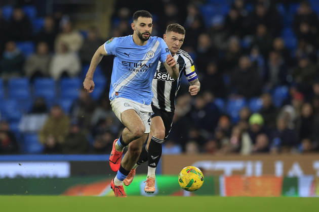 Manchester City v Newcastle United, EFL Cup, Semi Final Second Leg Rayan Ait-Nouri (21) of Manchester City runs with the ball chased by Kieran Trippier (2) of Newcastle United during the EFL Cup semi-final 2nd leg match between Manchester City and Newcastle United at the Etihad Stadium, Manchester, UK on 4 February 2026. Manchester Etihad Stadium Manchester UK Editorial use only DataCo restrictions apply See www.football-dataco.com , Copyright: xConorxMolloyx PSI-23683-0132
