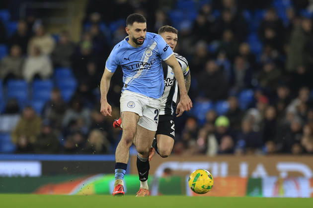 Manchester City v Newcastle United, EFL Cup, Semi Final Second Leg Rayan Ait-Nouri (21) of Manchester City runs with the ball chased by Kieran Trippier (2) of Newcastle United during the EFL Cup semi-final 2nd leg match between Manchester City and Newcastle United at the Etihad Stadium, Manchester, UK on 4 February 2026. Manchester Etihad Stadium Manchester UK Editorial use only DataCo restrictions apply See www.football-dataco.com , Copyright: xConorxMolloyx PSI-23683-0133