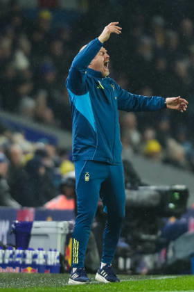 Leeds United v Nottingham Forest, Premier League Sean Dyche Manager Of Nottingham Forest reacts during the Leeds United v Nottingham Forest Premier League match at Elland Road, Leeds, England on 6 February 2026 Credit: Lee Keuneke Every Second Media Editorial use only. All images are copyright Every Second Media Limited. No images may be reproduced without prior permission. All rights reserved. Premier League and Football League images are subject to licensing agreements with Football DataCo Limited. see https: www.football-dataco.com Copyright: xIMAGO EveryxSecondxMediax ESM-1788-0041 LeexKeunekex xEveryxSecondxMediax