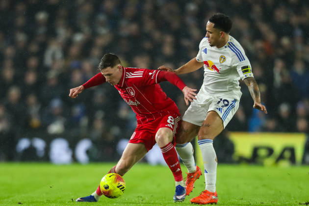 Leeds United v Nottingham Forest, Premier League Elliot Anderson Of Nottingham Forest battles with Noah Okafor Of Leeds United during the Leeds United v Nottingham Forest Premier League match at Elland Road, Leeds, England on 6 February 2026 Credit: Lee Keuneke Every Second Media Editorial use only. All images are copyright Every Second Media Limited. No images may be reproduced without prior permission. All rights reserved. Premier League and Football League images are subject to licensing agreements with Football DataCo Limited. see https: www.football-dataco.com Copyright: xIMAGO EveryxSecondxMediax ESM-1788-0048 LeexKeunekex xEveryxSecondxMediax