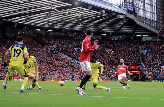Manchester United gegen Tottenham Hotspur 07. Februar 2026 Manchester Premier League Fußball Manchester United gegen Tottenham Hotspur Bryan Mbeumo von Manchester United erzielt das erste Tor des Spiels Foto von Simon Stacpoole Manchester UK Copyright: xSimonxStacpoolexOffside