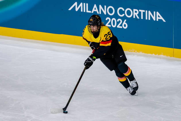 2026-02-07 Ice hockey, Eishockey - Milano Cortina 2026 Winter Olympics - Day 1 MILAN, ITALY - FEBRUARY 7: Laura Kluge of Germany competing in the Germany v Japan match during Day 1 of Ice Hockey - Milano Cortina 2026 Winter Olympics at Milano Rho Ice Hockey Arena on February 7, 2026 in Milan, Italy. (Photo by Joris Verwijst BSR Agency) Milan Italy Content not available for redistribution in The Netherlands directly or indirectly through any third parties. Copyright: xBSRxAgencyx