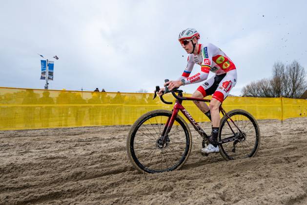 Belgian Michael Vanthourenhout pictured in action during the men elite race of the Noordzeecross cyclocross cycling event in Middelkerke, the last race of the Superprestige competition on Saturday 07 February 2026. DAVIDxPINTENS  x161779808x
