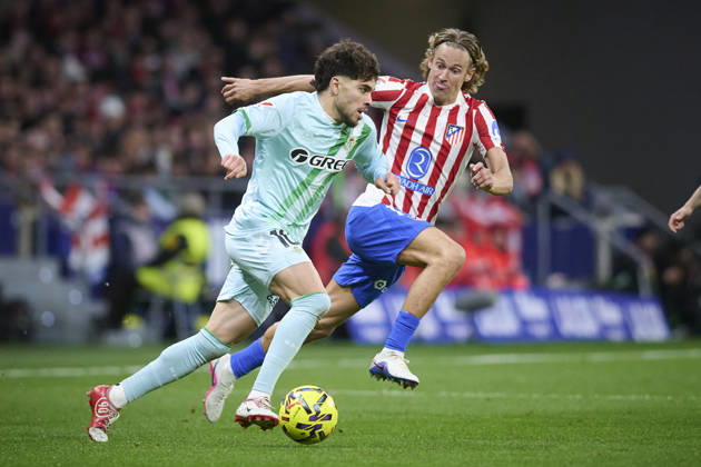 ATLETICO DE MADRID v REAL BETIS BALOMPIE. LA LIGA 2025 2026. ROUND 23. Atletico de Madrid s Marcos Llorente (R) and Real Betis Balompie s Ez Abde during La Liga match. February 08 ,2026. (ALTERPHOTOS Ropero) MadridSpain Copyright: xRoperox