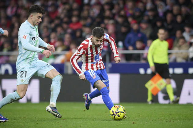 ATLETICO DE MADRID v REAL BETIS BALOMPIE. LA LIGA 2025 2026. ROUND 23. Atletico de Madrid s Alex Baena (R) and Real Betis Balompie s Marc Roca during La Liga match. February 08 ,2026. (ALTERPHOTOS Ropero) MadridSpain Copyright: xRoperox