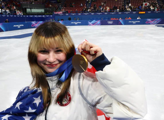 February 8, 2026, Milan, Lombardy, Italy: celebrate with the gold medal during the Victory Ceremony of the Figure skating, Eiskunstlauf Team Event at the Milano Cortina 2026 Winter Olympic Games, Olympische Spiele, Olympia, OS Olympics 2026: Milano Cortina: Figure Skating Team Event - ZUMAc179 20260208_oly_c179_088 Copyright: xMickaelxChavetx