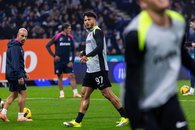FC Porto Vs Sporting for the Portuguese First League in Porto - 09 Feb 2026 Sporting CP s player, Luis Suárez warms up before the classic match for the Portuguese First League between FC Porto and Sporting CP at Dragon Stadium. Final score; FC Porto 1:1 Sporting CP Porto Portugal Copyright: xDiogoxBaptistax xSOPAxImagesx DB_FCPvsSCP_0006