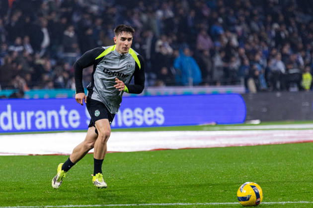 FC Porto Vs Sporting for the Portuguese First League in Porto - 09 Feb 2026 Sporting CP s player, Iván Fresneda warms up before the classic match for the Portuguese First League between FC Porto and Sporting CP at Dragon Stadium. Final score; FC Porto 1:1 Sporting CP Porto Portugal Copyright: xDiogoxBaptistax xSOPAxImagesx DB_FCPvsSCP_0008