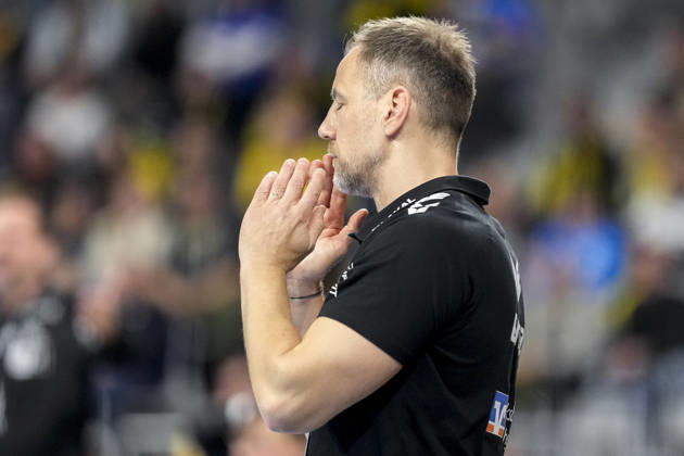 Maik Machulla coach, head coach, RNL , single picture, single photo, action, action, looking disappointed, disappointment, frustration, disappointed, pessimistic, 11 02 2026, Mannheim Germany , Handball, Bundesliga, Rhein Neckar Löwen THW Kiel xozx