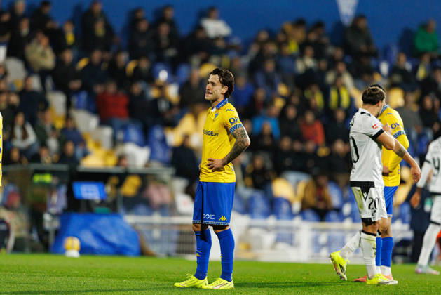 Ricard Sanchez seen during Liga Portugal game between teams of GD Estoril Praia and Vitoria SC at Estadio Antonio Coimbra da Mota (Maciej Rogowski Ball Raw Images) Estoril Estadio Antonio Coimbra da Mota Portugal Copyright: xMaciejxRogowskix maciejrogowski_estoril_vitoriasc_2526-261