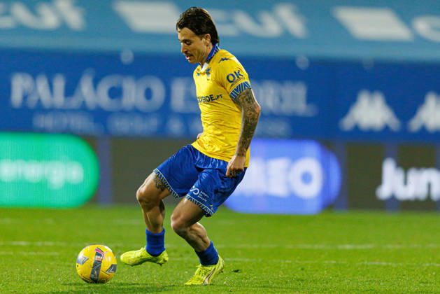 Ricard Sanchez seen during Liga Portugal game between teams of GD Estoril Praia and Vitoria SC at Estadio Antonio Coimbra da Mota (Maciej Rogowski Ball Raw Images) Estoril Estadio Antonio Coimbra da Mota Portugal Copyright: xMaciejxRogowskix maciejrogowski_estoril_vitoriasc_2526-394