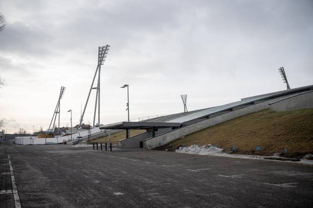Berlin, demolition of the floodlight masts of the Friedrich Ludwig Jahn Sports Park