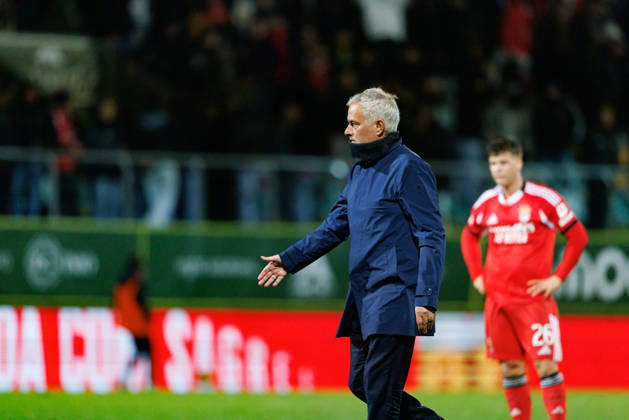 Jose Mourinho seen during Liga Portugal game between CD Tondela and SL Benfica (Maciej Rogowski Ball Raw Images) Tondela Estadio Joao Cardoso Portugal Copyright: xMaciejxRogowskix maciejrogowski_tondela_benfica_2526-199