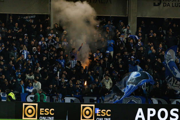 Fans of FC Porto seen during Liga Portugal game between Casa Pia AC and FC Porto (Maciej Rogowski Ball Raw Images) Rio Maior Estadio Municipal Rio Maior Portugal Copyright: xMaciejxRogowskix maciejrogowski_casapia_fcporto_2526-0873