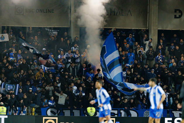 Fans of FC Porto seen during Liga Portugal game between Casa Pia AC and FC Porto (Maciej Rogowski Ball Raw Images) Rio Maior Estadio Municipal Rio Maior Portugal Copyright: xMaciejxRogowskix maciejrogowski_casapia_fcporto_2526-0880