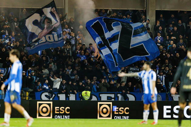 Fans of FC Porto seen during Liga Portugal game between Casa Pia AC and FC Porto (Maciej Rogowski Ball Raw Images) Rio Maior Estadio Municipal Rio Maior Portugal Copyright: xMaciejxRogowskix maciejrogowski_casapia_fcporto_2526-0881