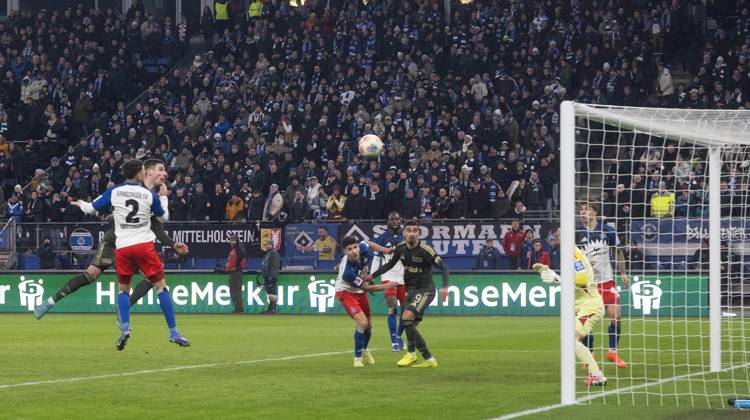 Soccer, Men, Season 2025 2026, 1 Bundesliga 22 Matchday , Hamburger SV 1 FC Union Berlin, f l William Mikelbrencis Hamburger SV , Andrej Ilic 1 FC Union Berlin scores the goal for 3 2 against goalkeeper Daniel Heuer Fernandes Hamburger SV , 14 02 2026, Copyright: xMatthiasxKochx